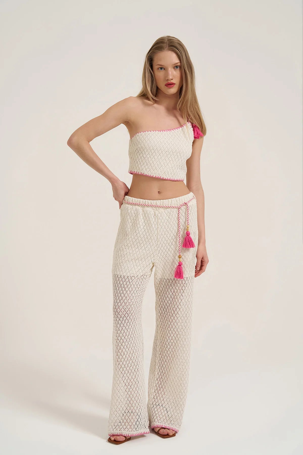 LOLA BROEK