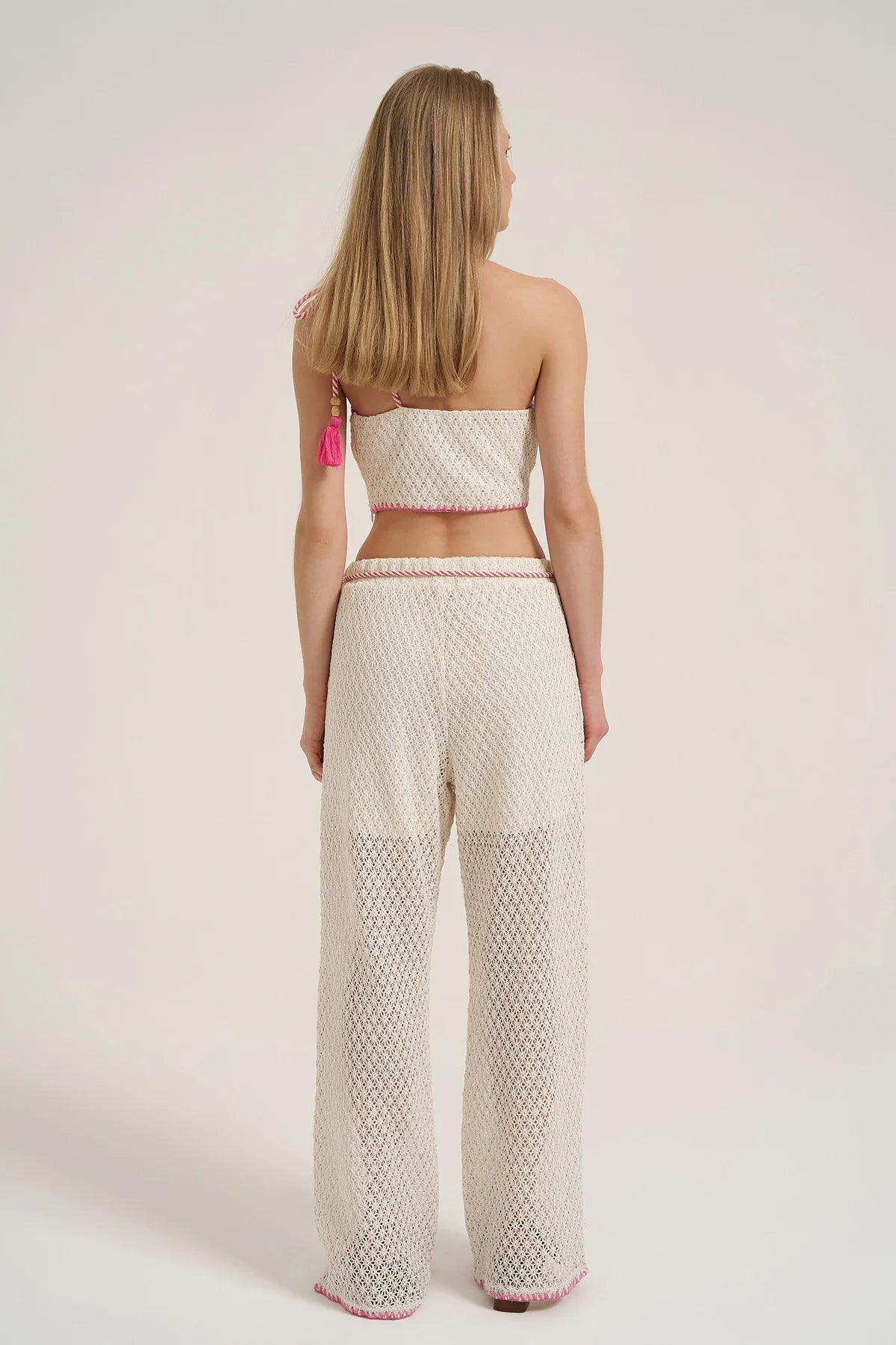 LOLA BROEK