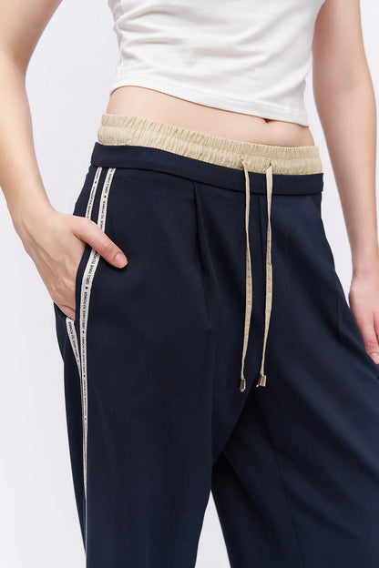 GIRLS HAVE TO POWER BROEK